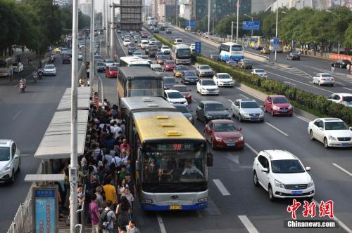 加装护栏、设立委屈奖 多地公交出招防“车闹”(图4)